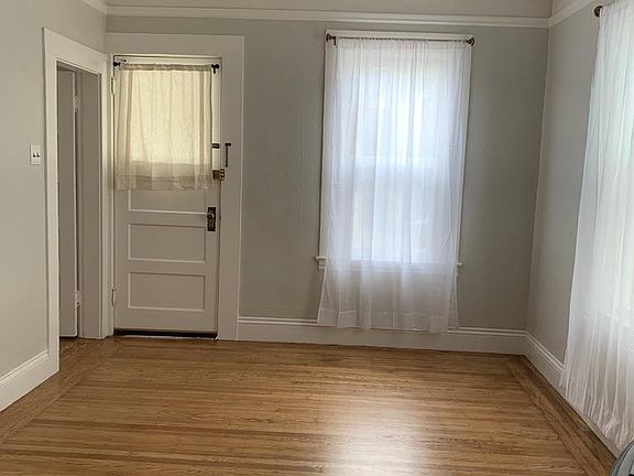 4th image of 350 Douglass St