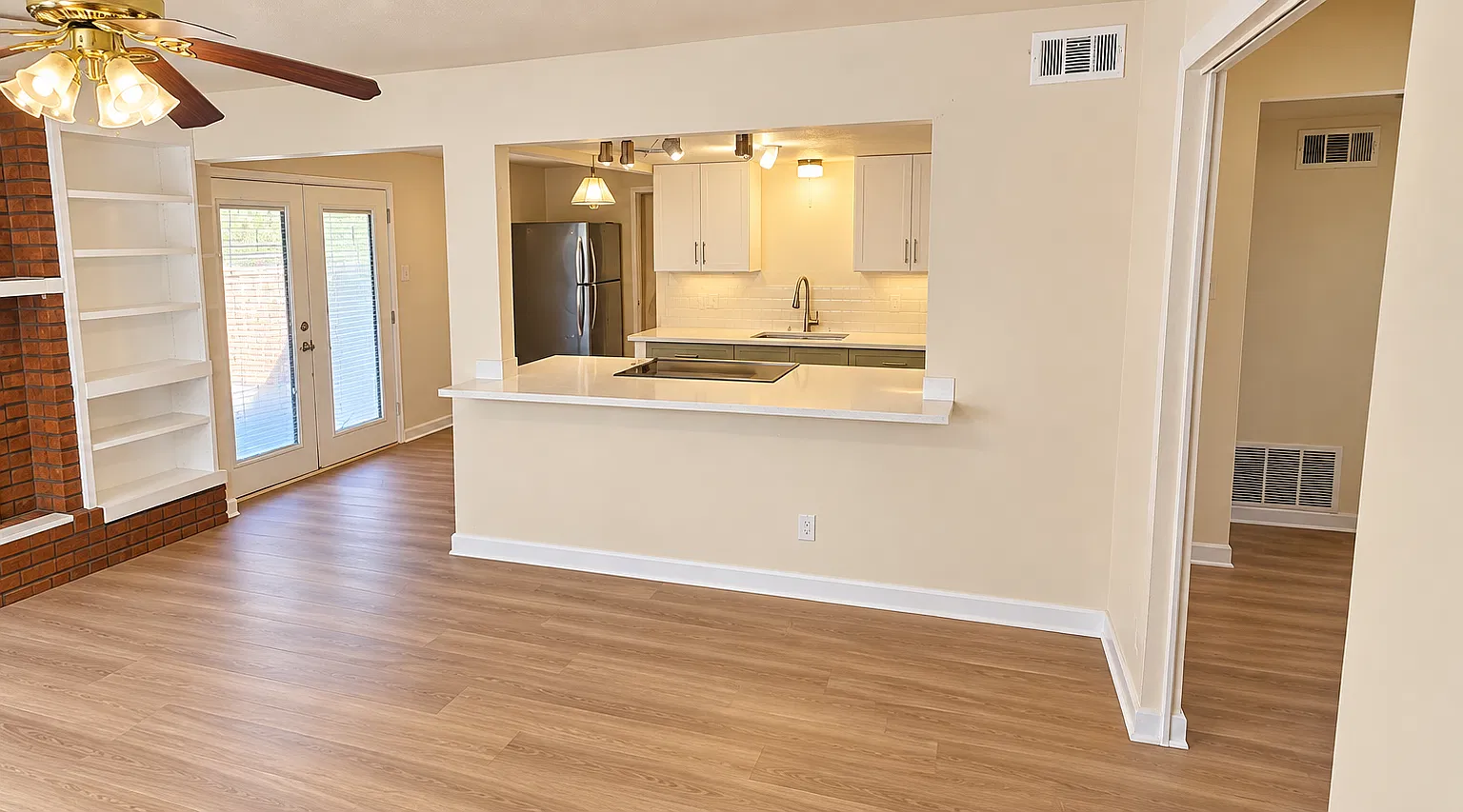 8449 Freeport Dr — Photo 3