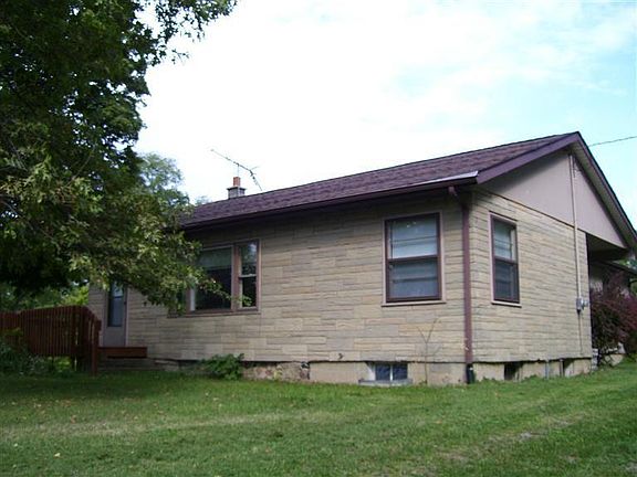 2nd image of 61 40th St