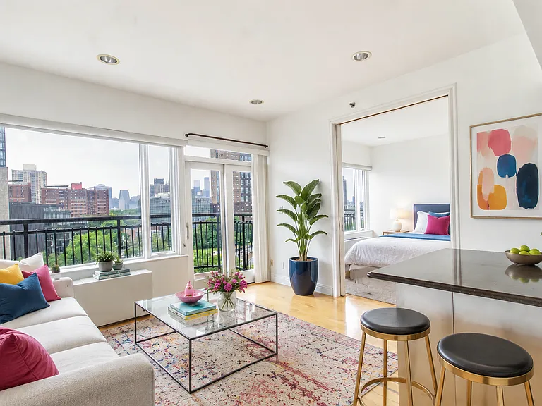 189 Bridge St #8C — Photo 1