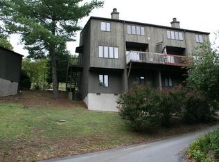 122 View Bend Rd, Johnson City, TN 37601