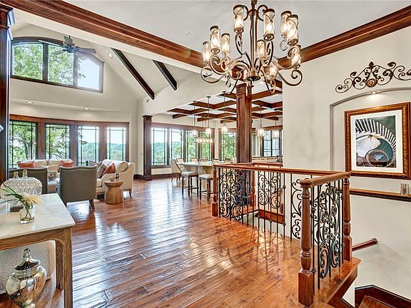 3rd image of 320 Knollwood Dr