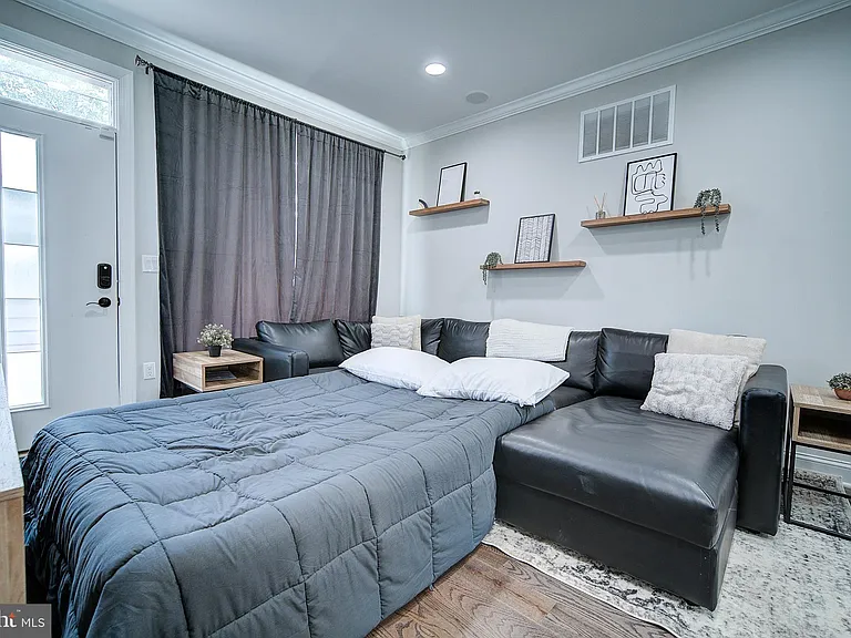1513 S Lambert St — Photo 48