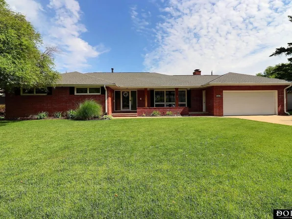2122 Phelps Ave, Fremont, NE 68025
