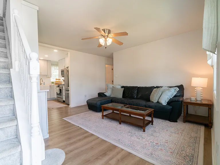 1129 Jefferson Ave — Photo 5