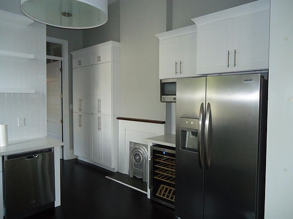 3rd image of 1025 Piety St