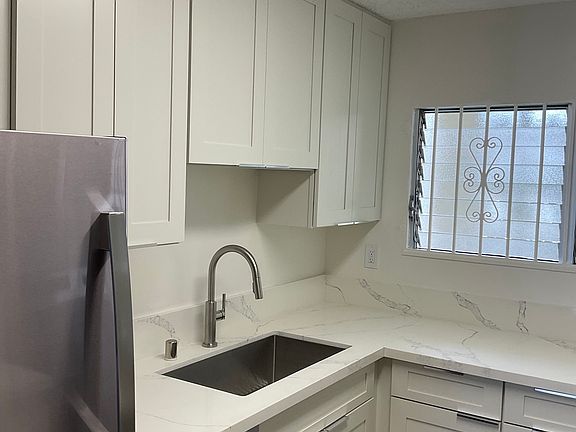 4th image of 469 Ena Rd APT 2202