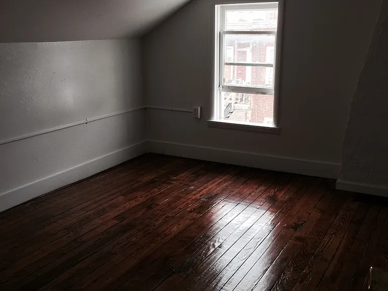 612 E Market St #2F — Photo 10
