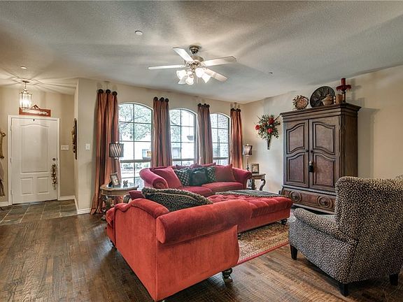 4th image of 6747 Livorno Ln