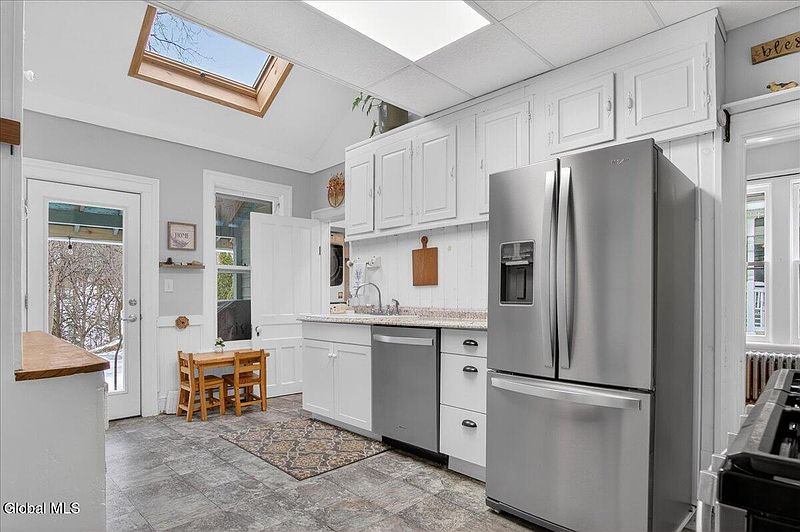 3rd image of 181 South Street