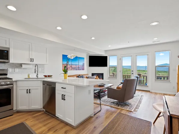 3524 N Fox Run Dr E APT 902, Eden, UT 84310