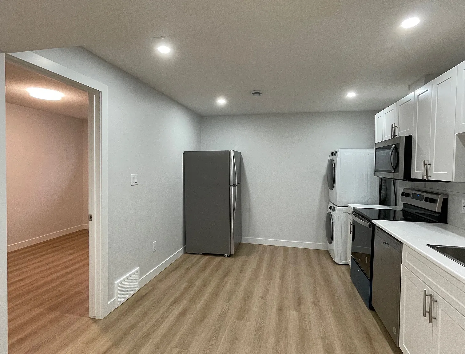 New condition BSMT Suite in Glenridding Ravine — Photo 4