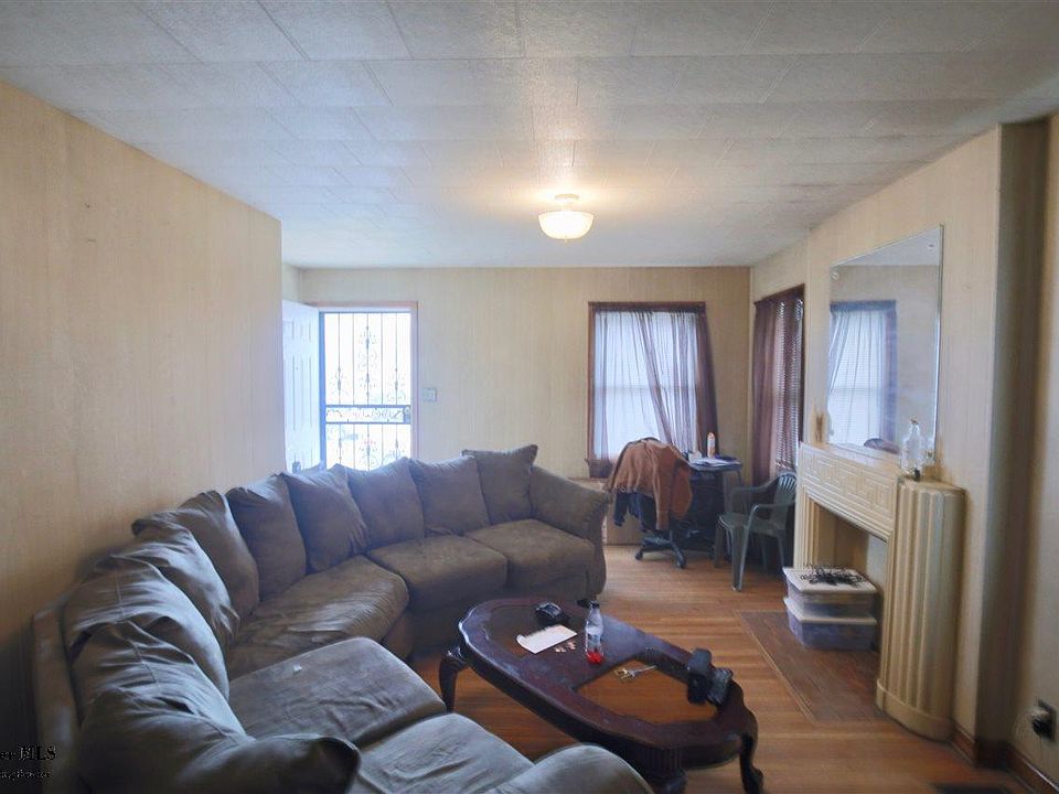 2nd image of 1379 21st Ave