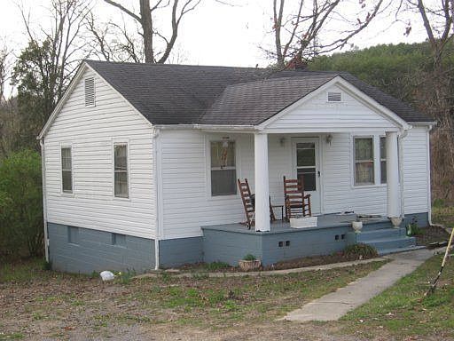 5th image of 135 Greene Ln