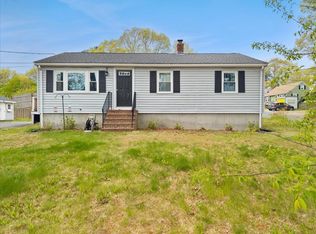 17 E Boundary Rd, Pembroke, MA 02359