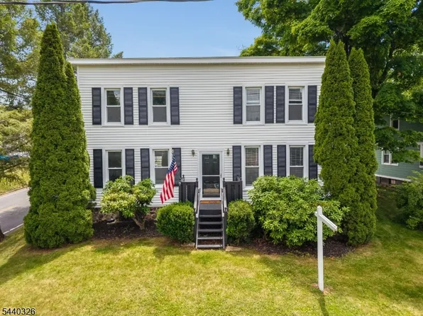 105 Main St, Lebanon Boro, NJ 08833