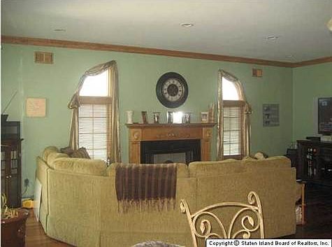 5th image of 879 Edgegrove Ave