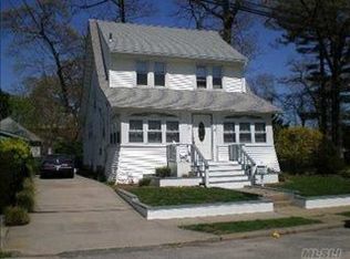 31 Columbia Ave, East Rockaway, NY 11518