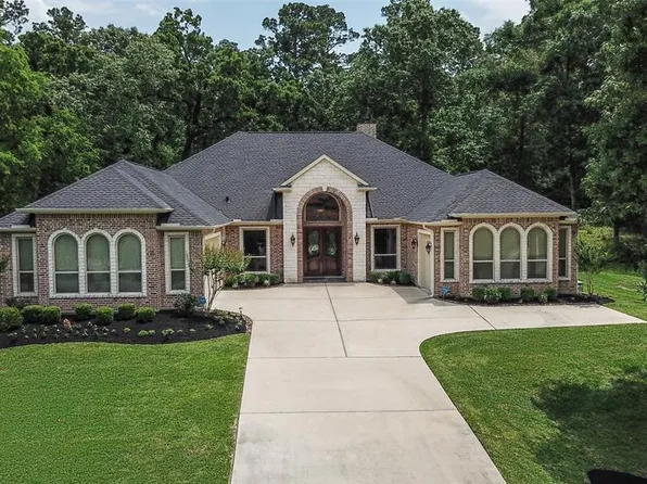 18741 E Cool Breeze Ln, Montgomery, TX 77356