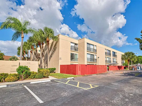 2763 Woodgate Ln APT 208, Sarasota, FL 34231