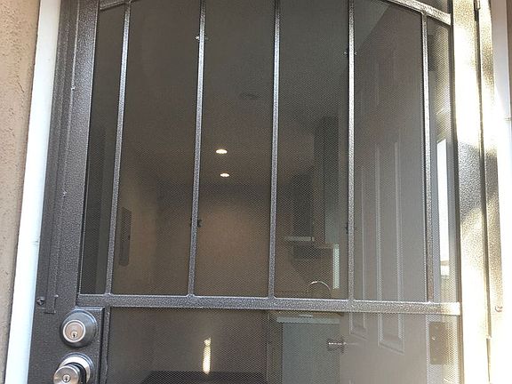 4th image of 110 W 71st St #112-1/2