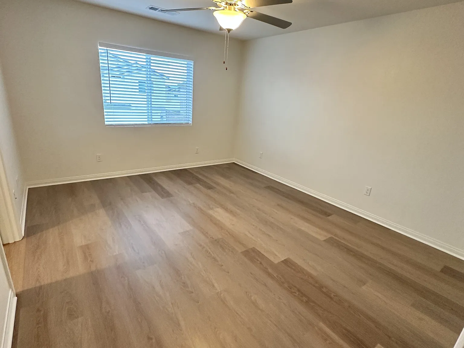 Sutter Ave N 176 SANB - 1 — Photo 2