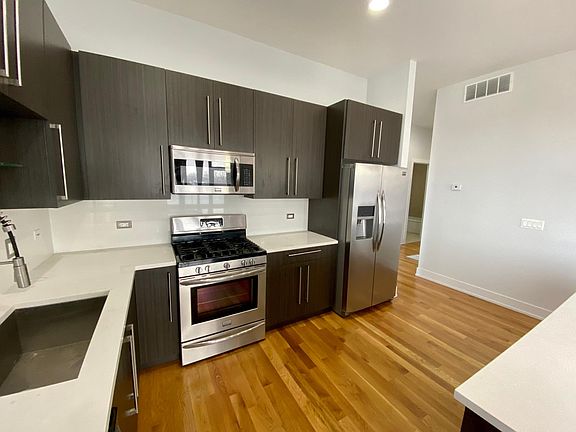 4th image of 1812 N California Ave APT 3S
