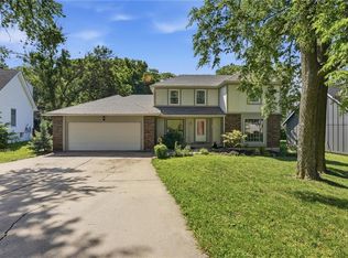 6925 Caenen Ave, Shawnee, KS 66216