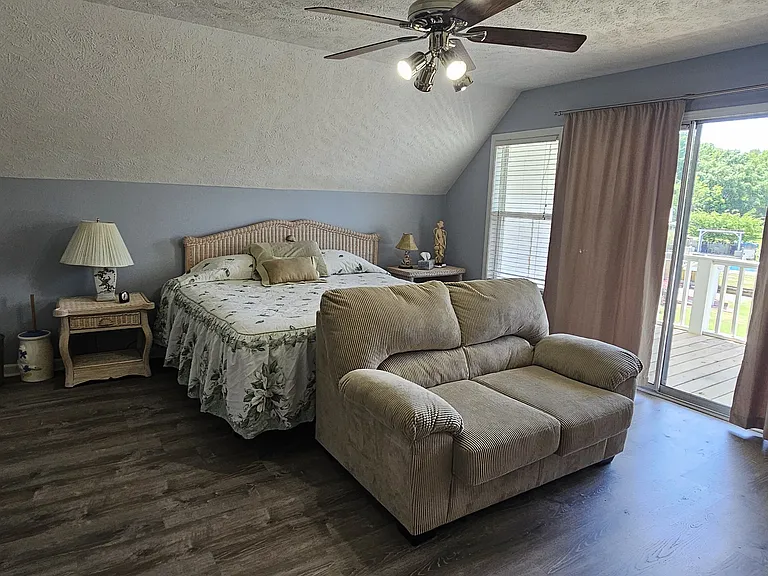 1045 Natures Cove Rd #A — Photo 12