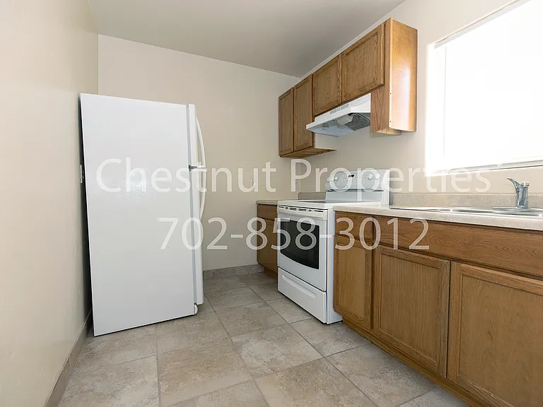 121 W Fleming Ave #121 — Photo 9