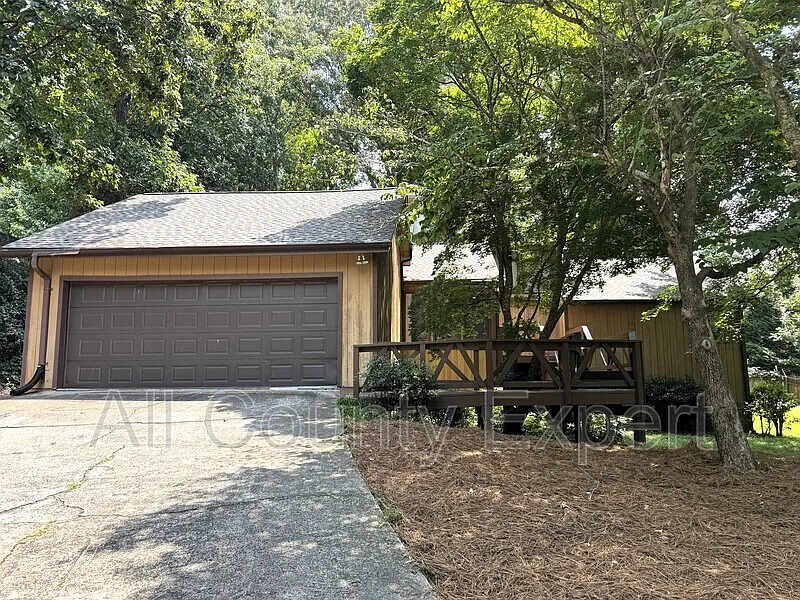 3 bed, 2.5 bath, 1977 sqft, $2,850 — Photo 1