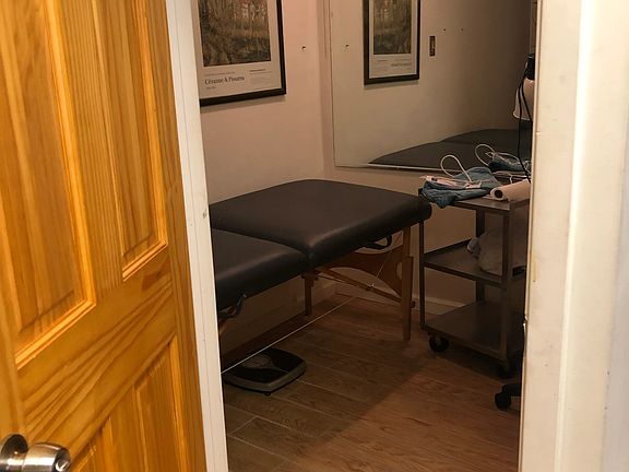 3rd image of 235 E 49th St Office B/c