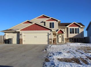 712 Abbey Ave, Surrey, ND 58785