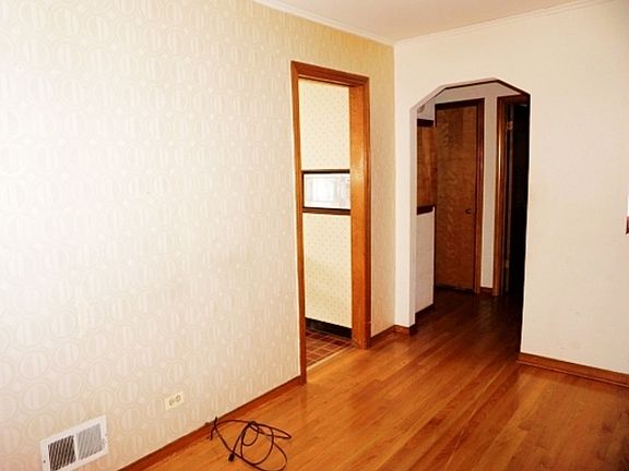 4th image of 228 48th Ave