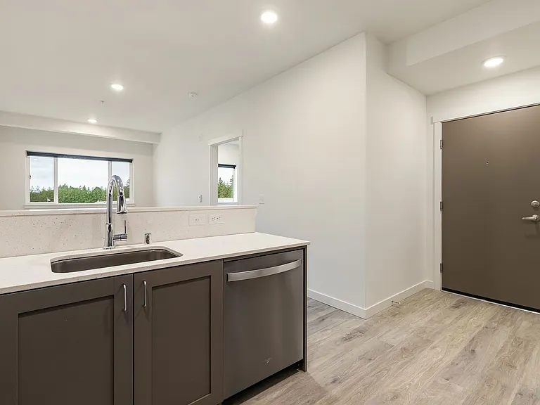 City Gate Apartments — Photo 96