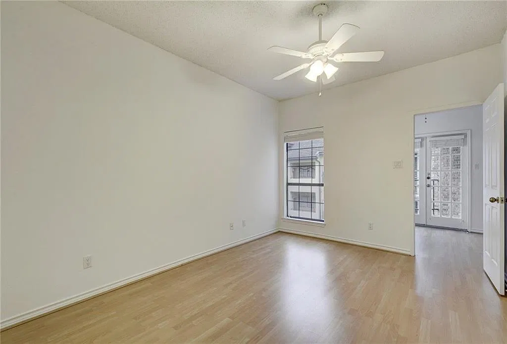 2 bed, 950 sqft, $2,200 — Photo 4