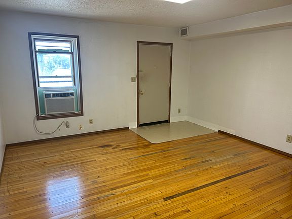 5th image of 1309 Washington St #2