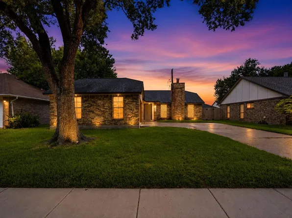 10846 W Mulberry Dr, La Porte, TX 77571