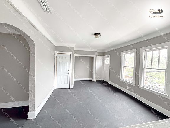 3rd image of 4253 W Grand St Unit 3