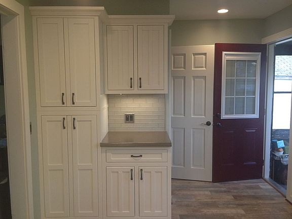 2nd image of 104 W Girard Blvd