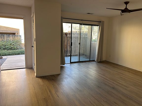 4th image of 2900 Vista Del Rey Ct NE Unit 10B
