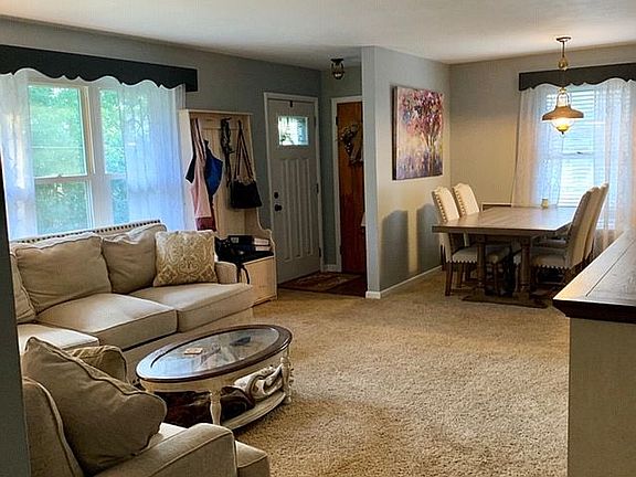 4th image of 216 Arbor Ct