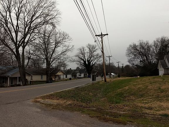 5th image of 230 Shelbyville Mills Rd