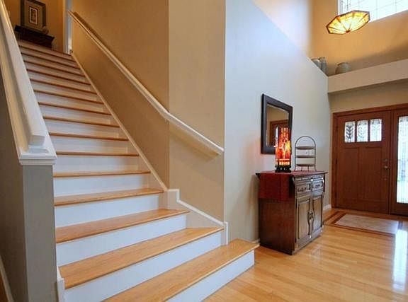 2nd image of 260 Pembrook Ln