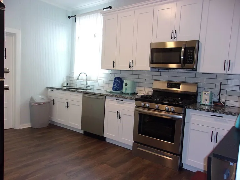 5214 Avenue R — Photo 11
