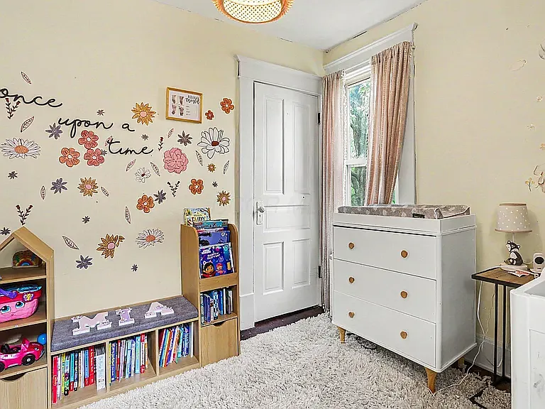 207 E Blake Ave — Photo 22