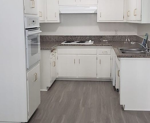 2nd image of 5000 Coldwater Canyon Ave APT 1