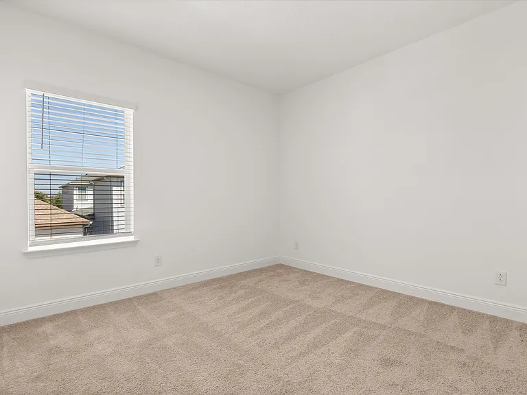 7059 Nemours Pkwy — Photo 10