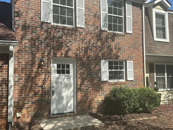 136 Teal Ct, Roswell, GA 30076