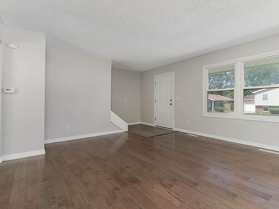 4th image of 1407 Ridgeport Ave